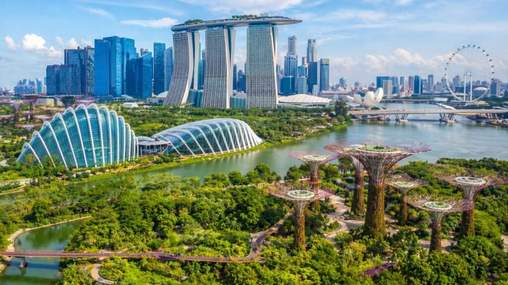 why visit singapore (overview of the green city)